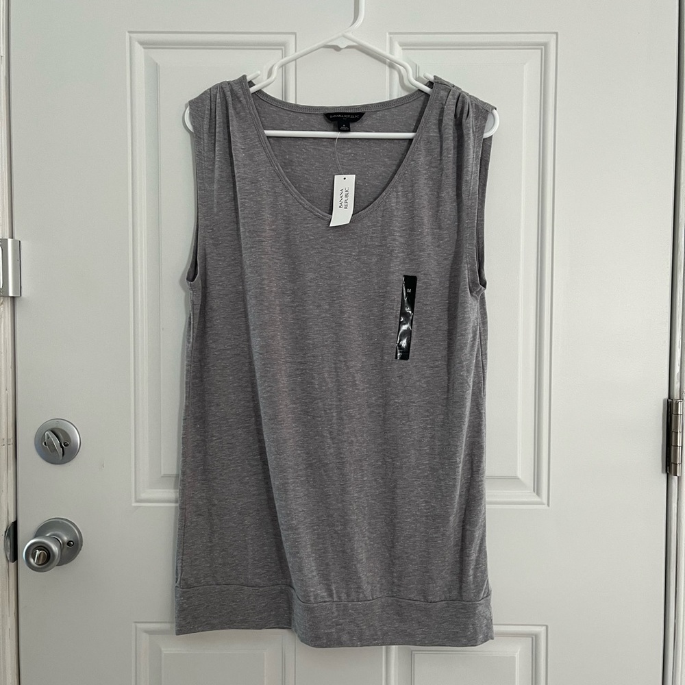 Women’s top NWT